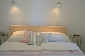 4 bedrooms, iron/ironing board, travel cot, free WiFi