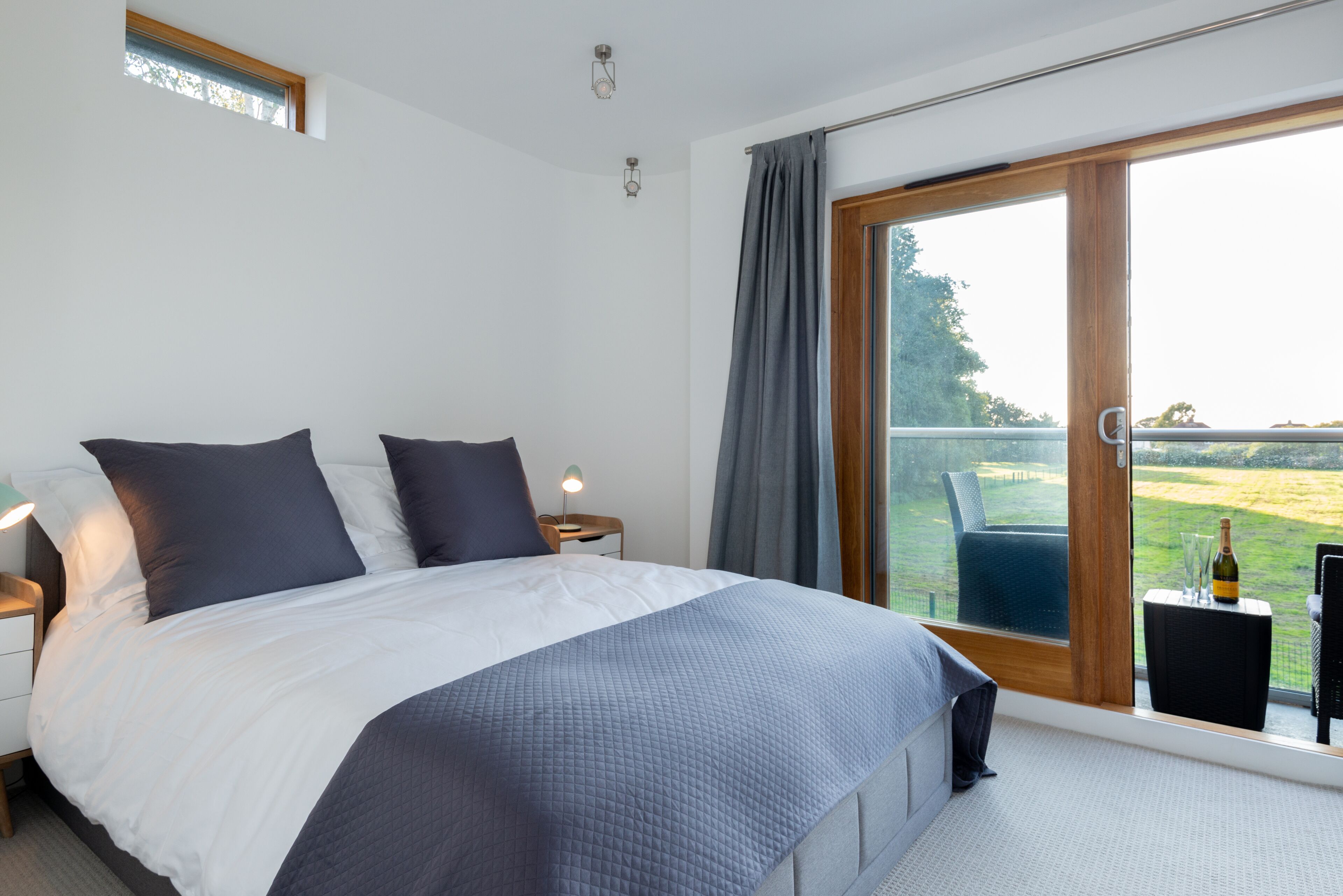 2 bedrooms, desk, iron/ironing board, travel cot