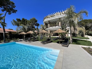 Outdoor pool, a heated pool