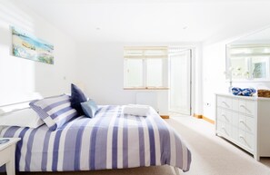 4 Schlafzimmer, Bügeleisen/Bügelbrett, Reisekinderbett, kostenloses WLAN