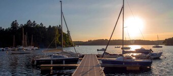 Superb character house in village center. Charming 3-star gîte.