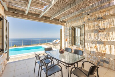 PHAEDRA, Luxury Villa with private pool in Stoupa