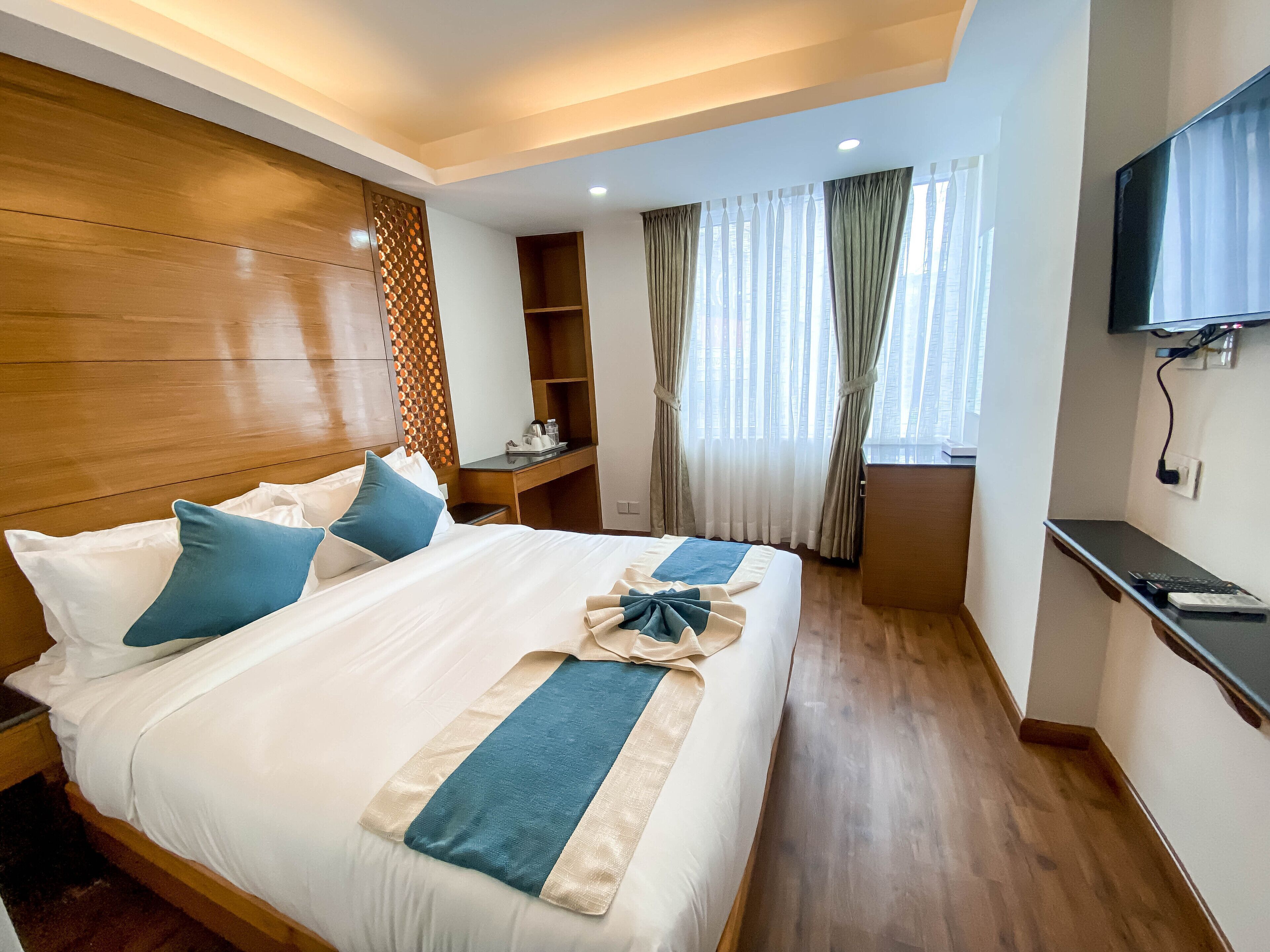 Premium bedding, individually decorated, individually furnished, desk