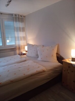 2 bedrooms, iron/ironing board, free WiFi, bed sheets - Vacation apartment Heidehof (Havelsee)