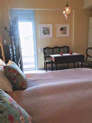 1 bedroom, desk, iron/ironing board, free WiFi