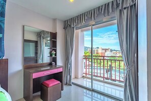 Deluxe Twin Room | City view