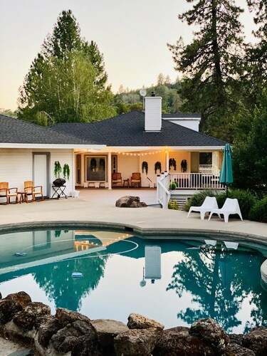 Tranquil & clean 5-acre getaway