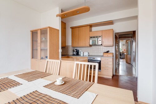 Bright Comfortable Green Nest Quiet Neighbourhood