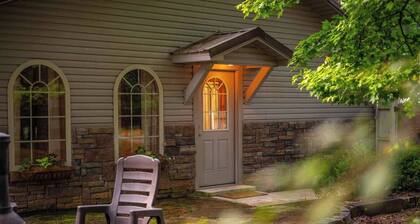 Rose Lane/Sleeps 4/Hot Tub/Peaceful
