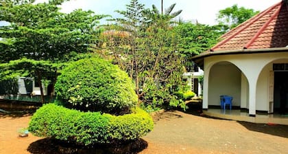 Spacious 5-bedroom House with free WiFi in Njiro, Arusha