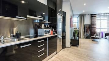 冰箱、微波炉、烤箱、炉灶