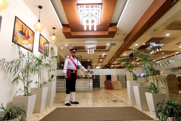 Front of property - Udman Hotel Haridwar (Haridwar)