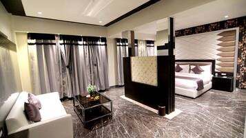 1 bedroom, Egyptian cotton sheets, premium bedding, Select Comfort beds