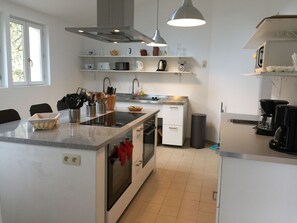 Fridge, microwave, oven, stovetop - The Grand Sambam (Fourdrain)
