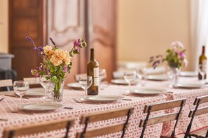 Dining - The Grand Sambam (Fourdrain)