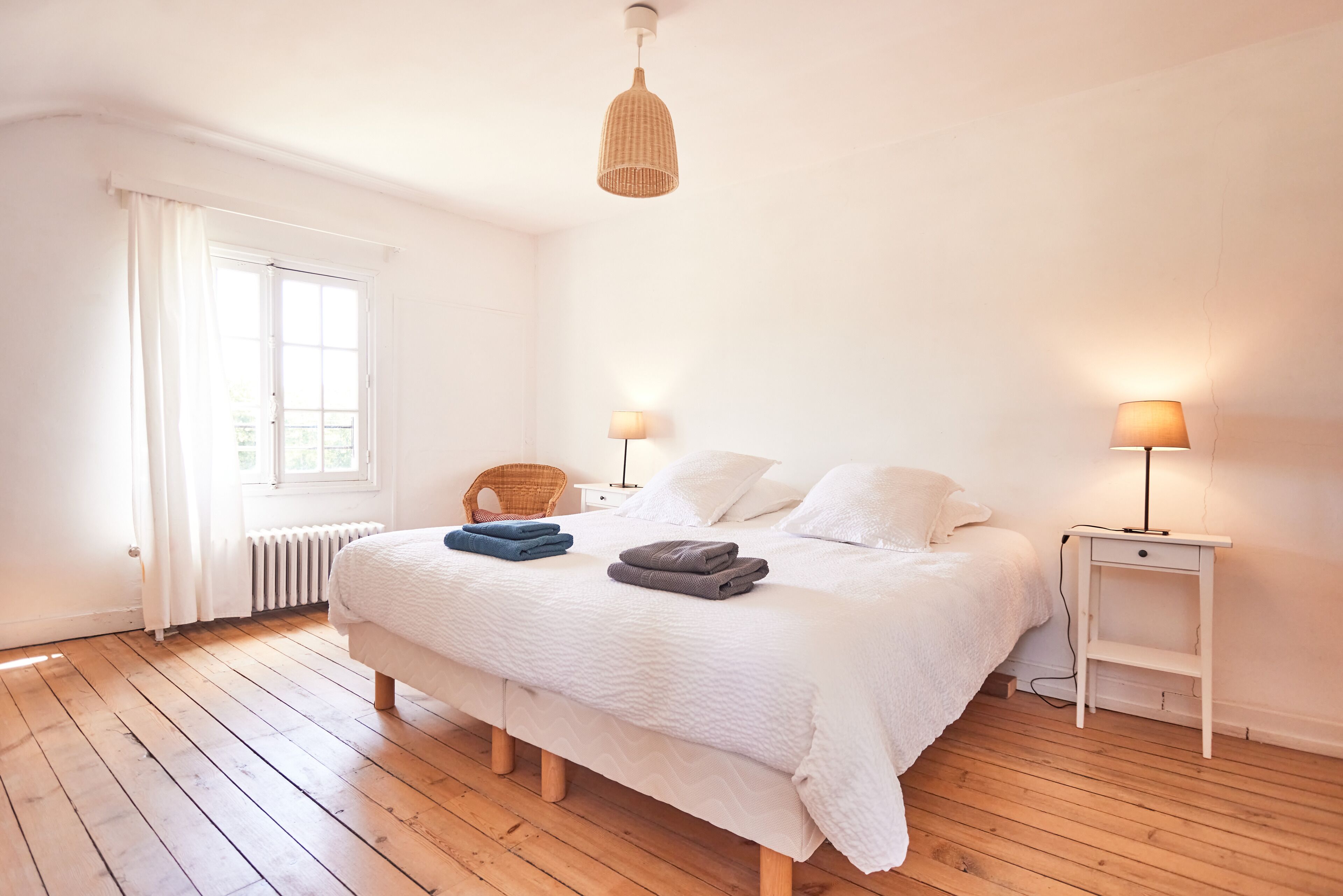 12 bedrooms, desk, iron/ironing board, travel cot