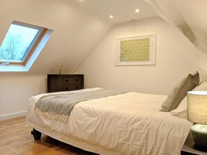 3 bedrooms, desk, iron/ironing board, free WiFi - Kent Pool Cottage (Canterbury)