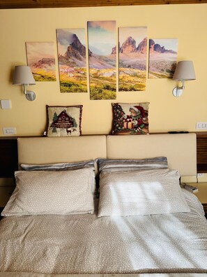 2 bedrooms, iron/ironing board, free WiFi, bed sheets - Chalet of the dolomites a stone's throw from Cortina (Corte)