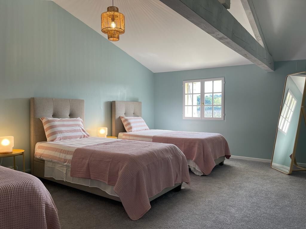 2 bedrooms, iron/ironing board, travel cot, WiFi