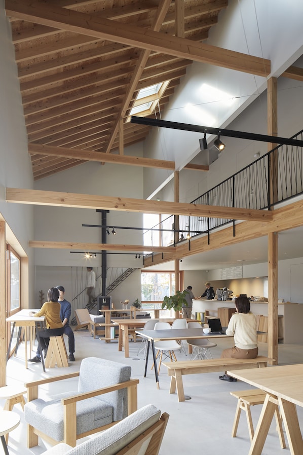 Lobby lounge - ISHINOMAKI HOME BASE (Isinomaki)