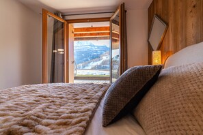 4 camere, ferro/asse da stiro, Wi-Fi gratuito, lenzuola