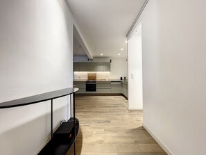 Fridge, microwave, oven, stovetop - (056) City trip experience at Le Forum (Antibes)