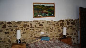 3 bedrooms, iron/ironing board, travel cot, free WiFi