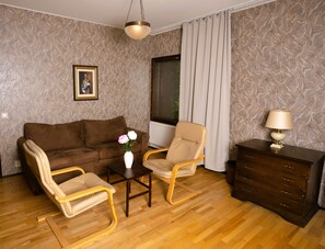 2-bedroom Vintage suite with sauna | 客房内保险箱、办公桌、笔记本电脑工作区、免费 WiFi