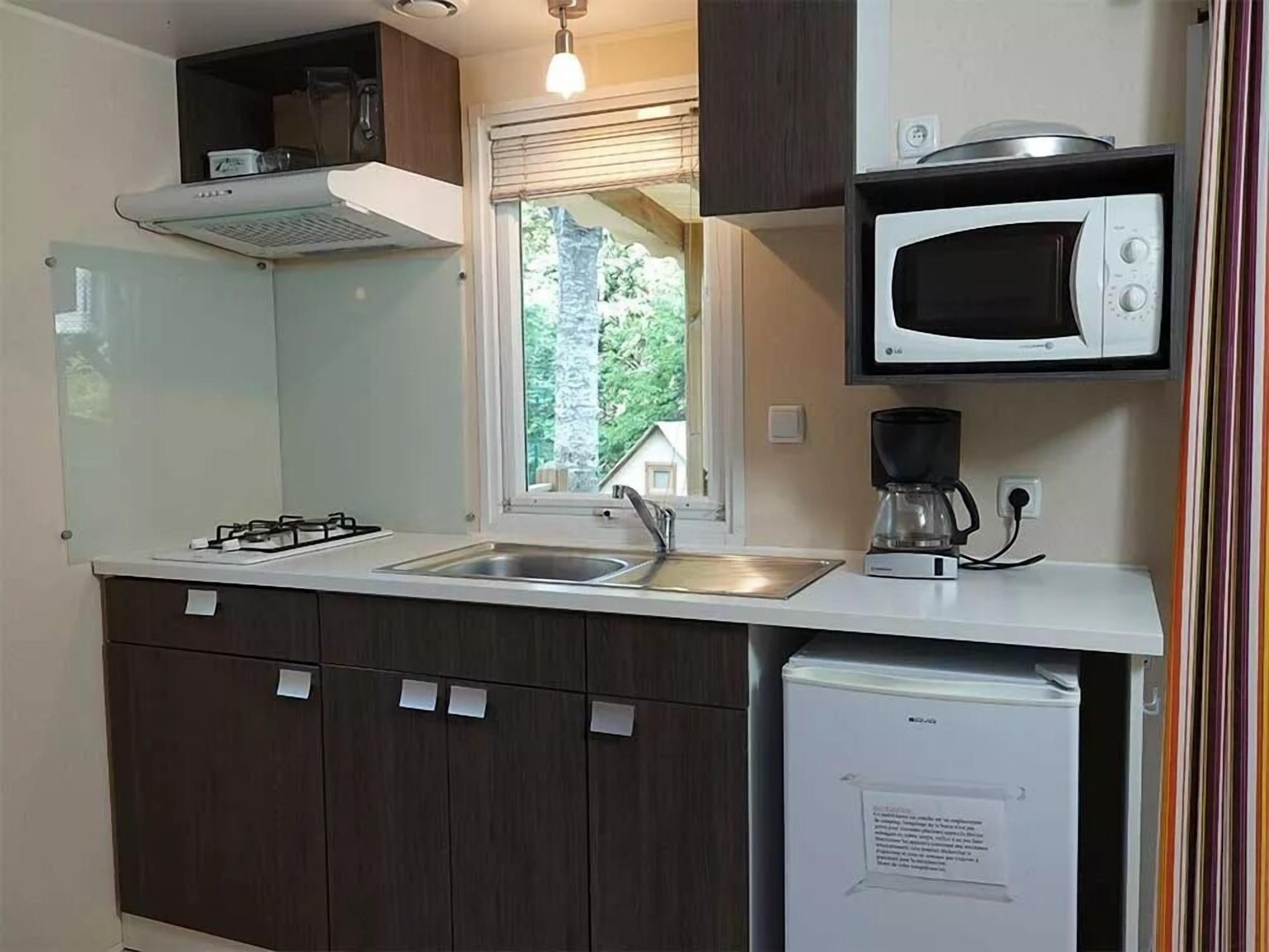 浪漫流動式房屋 | 私人廚房 | 雪櫃、微波爐、爐具、廚房用具/餐具/器皿