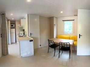 Classic Mobile Home | Living area