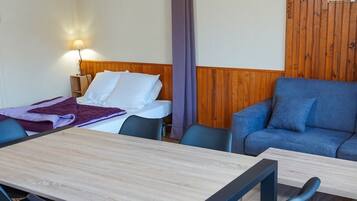 Club Chalet | Living area