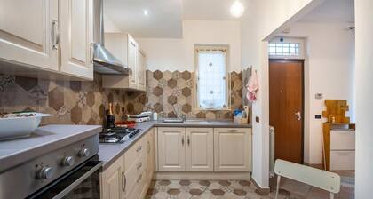 400 meters from the bus stop that takes you to Rome Tiburtina in 20 minutes