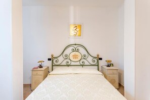 3 Schlafzimmer, Schreibtisch, kostenloses WLAN, Bettwäsche