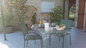 Outdoor dining - Poolside B&B in a renovated farmhouse in the heart of the Gers countryside (CEZAN)
