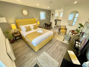 1 chambre, fer et planche Ă repasser, Wi-Fi gratuit, draps fournis