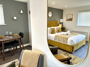 1 chambre, fer et planche Ă repasser, Wi-Fi gratuit, draps fournis