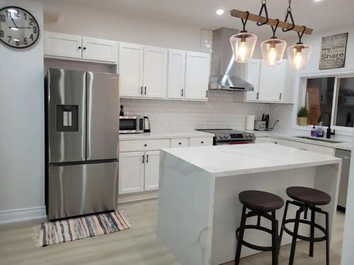 Newly renovated waterfront cottage in Quinte West