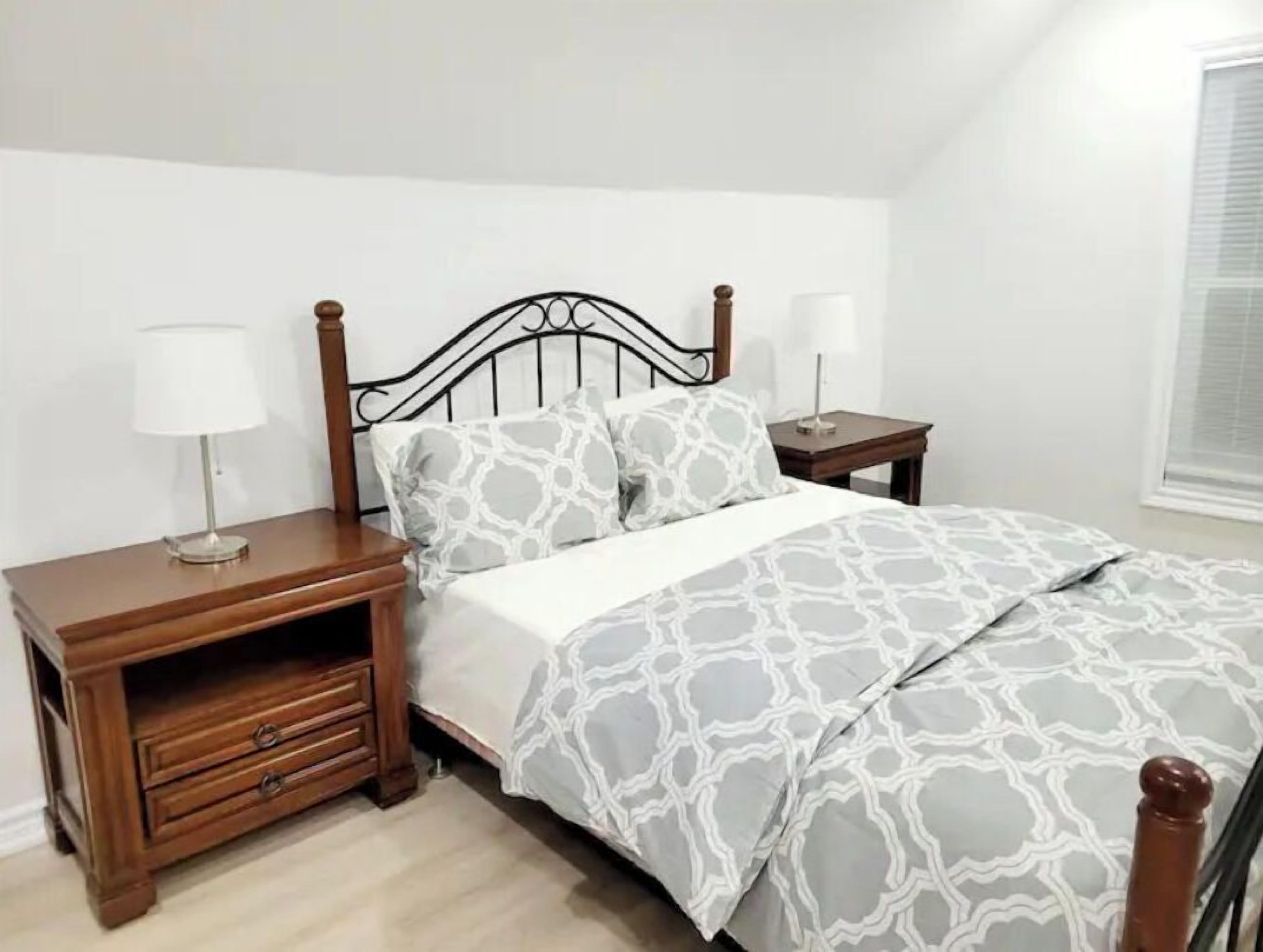 4 室のベッドルーム、WiFi、ベッドシーツ