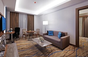 Premium bedding, in-room safe, desk, laptop workspace - Dedeman Kayseri (Kayseri)