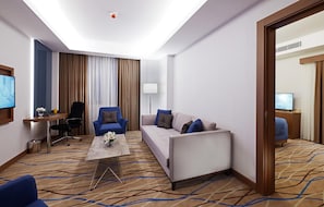 Corner Suit French Room | 1 Schlafzimmer, hochwertige Bettwaren, Zimmersafe, Schreibtisch