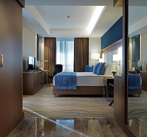 Grand Deluxe French Room | 1 Schlafzimmer, hochwertige Bettwaren, Zimmersafe, Schreibtisch