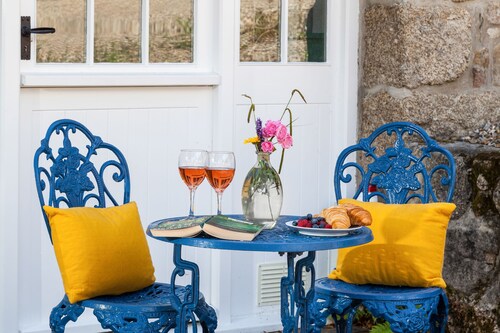 Idyllic Cornish converted barn 10 mis to St Ives & beaches