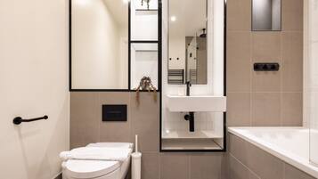 Apartment | Bathroom | Free toiletries, hair dryer, towels, soap