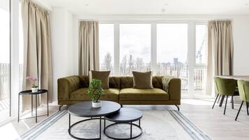 Apartment | Living area | 37-inch TV with cable channels, Netflix, streaming services