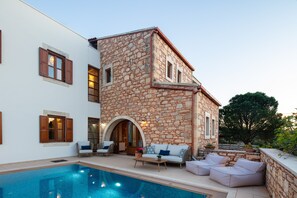 Outdoor pool - Exquisite Villa Mesogea with spacious rooms and private pool (Margarites)