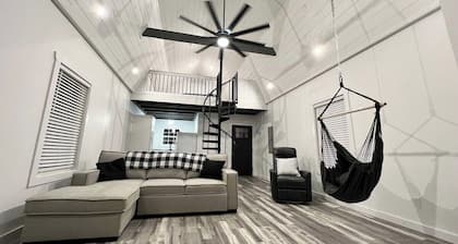 Serene Cottage on 18 Acres Close to Lake Cumberland