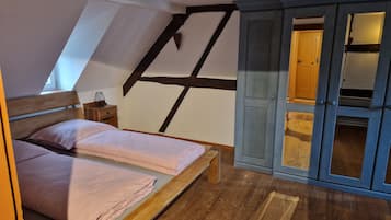4 Schlafzimmer, Bügeleisen/Bügelbrett, Reisekinderbett, kostenloses WLAN