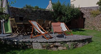 La maison de Jeanne , meublé de tourisme 3 *** , prÚs du Goyen et de l'église