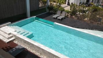 Udendørs pool, liggestole