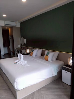 Deluxe Studio, Pool Access, Poolside | In-room safe, desk, blackout drapes, free WiFi - Yanud Residence (Ratsada)